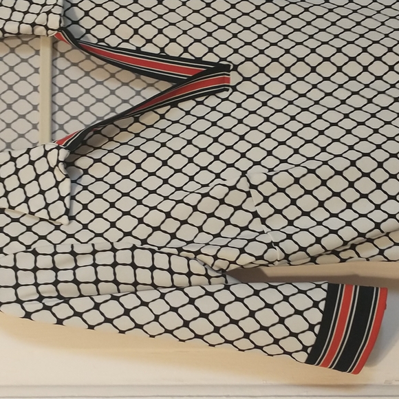 En Focus Studio size 8 collared dress t shirt style with black/white mesh print - Picture 2 of 4